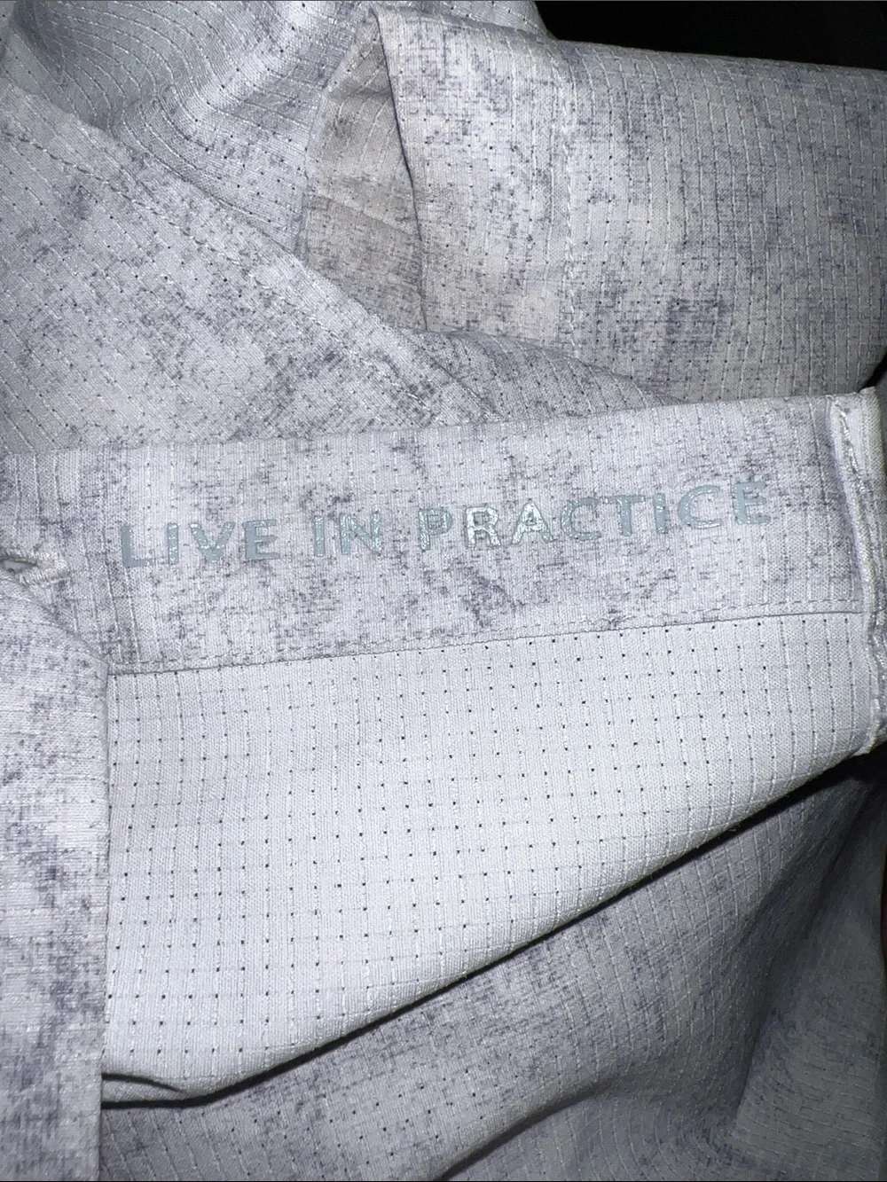 Lululemon Airing Easy Short Sleeve Button Up Shirt Ventlight Mesh size Large
